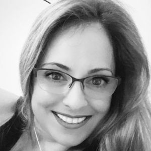 Meet your Posher, Dina